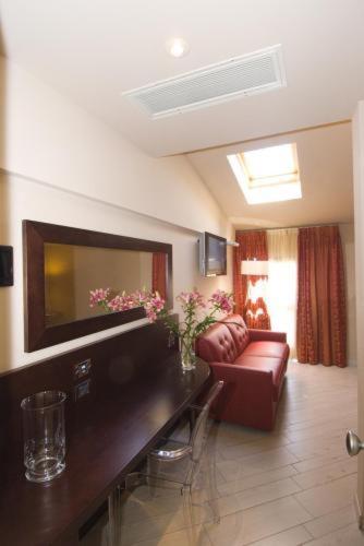 Hotel Touring ฟิโอราโน โมเดเนเซ ภายนอก รูปภาพ