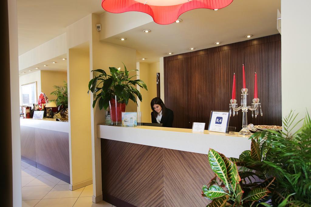 Hotel Touring ฟิโอราโน โมเดเนเซ ภายนอก รูปภาพ
