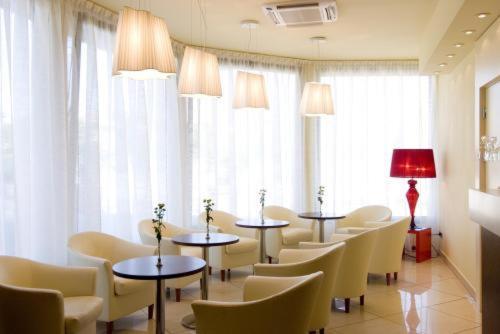 Hotel Touring ฟิโอราโน โมเดเนเซ ภายนอก รูปภาพ