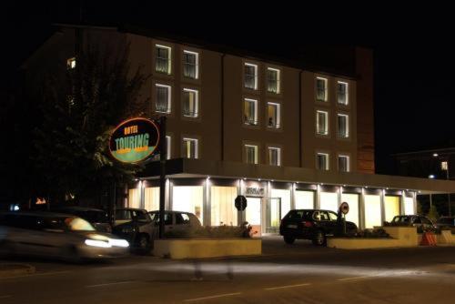 Hotel Touring ฟิโอราโน โมเดเนเซ ภายนอก รูปภาพ