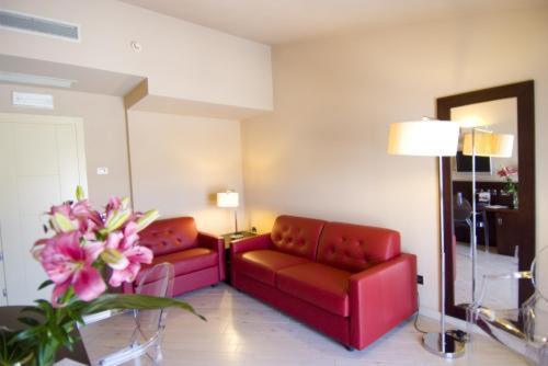 Hotel Touring ฟิโอราโน โมเดเนเซ ภายนอก รูปภาพ
