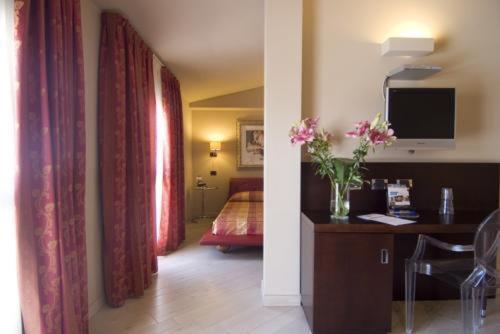 Hotel Touring ฟิโอราโน โมเดเนเซ ภายนอก รูปภาพ