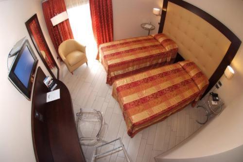 Hotel Touring ฟิโอราโน โมเดเนเซ ภายนอก รูปภาพ
